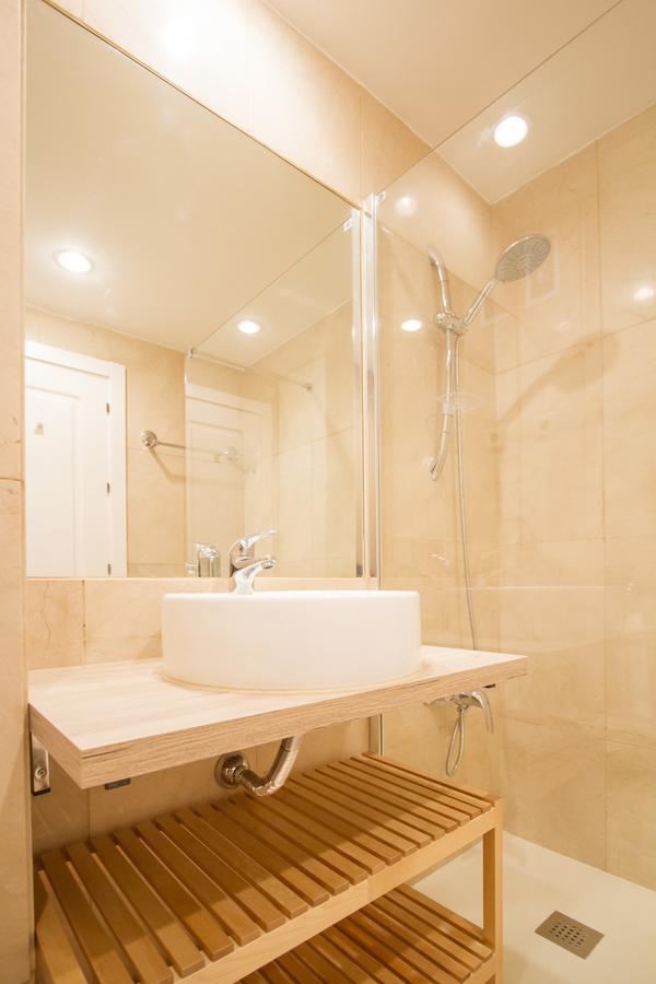 Charming Puerta De Atocha Madrid Apartment Exterior photo